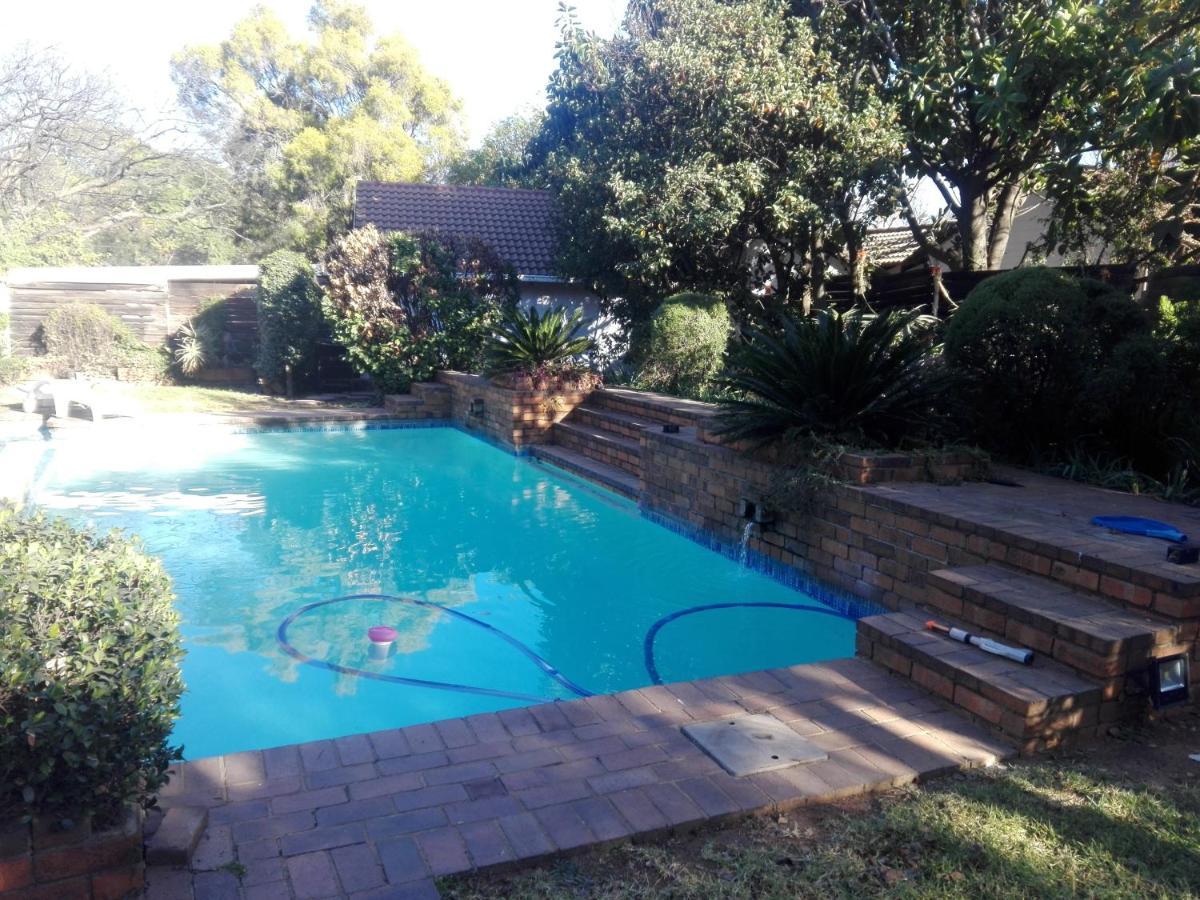 Fourways Guest Lodge Joanesburgo Exterior foto