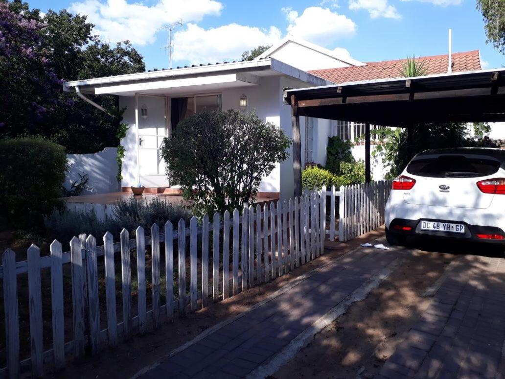 Fourways Guest Lodge Joanesburgo Exterior foto